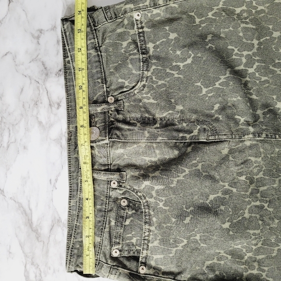 American Eagle Outfitters Olive Mini Skirt - Picture 5 of 7